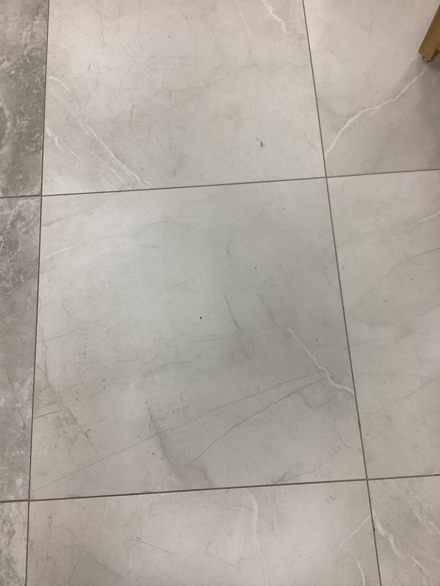 Grotto Gris 750x750 Matt