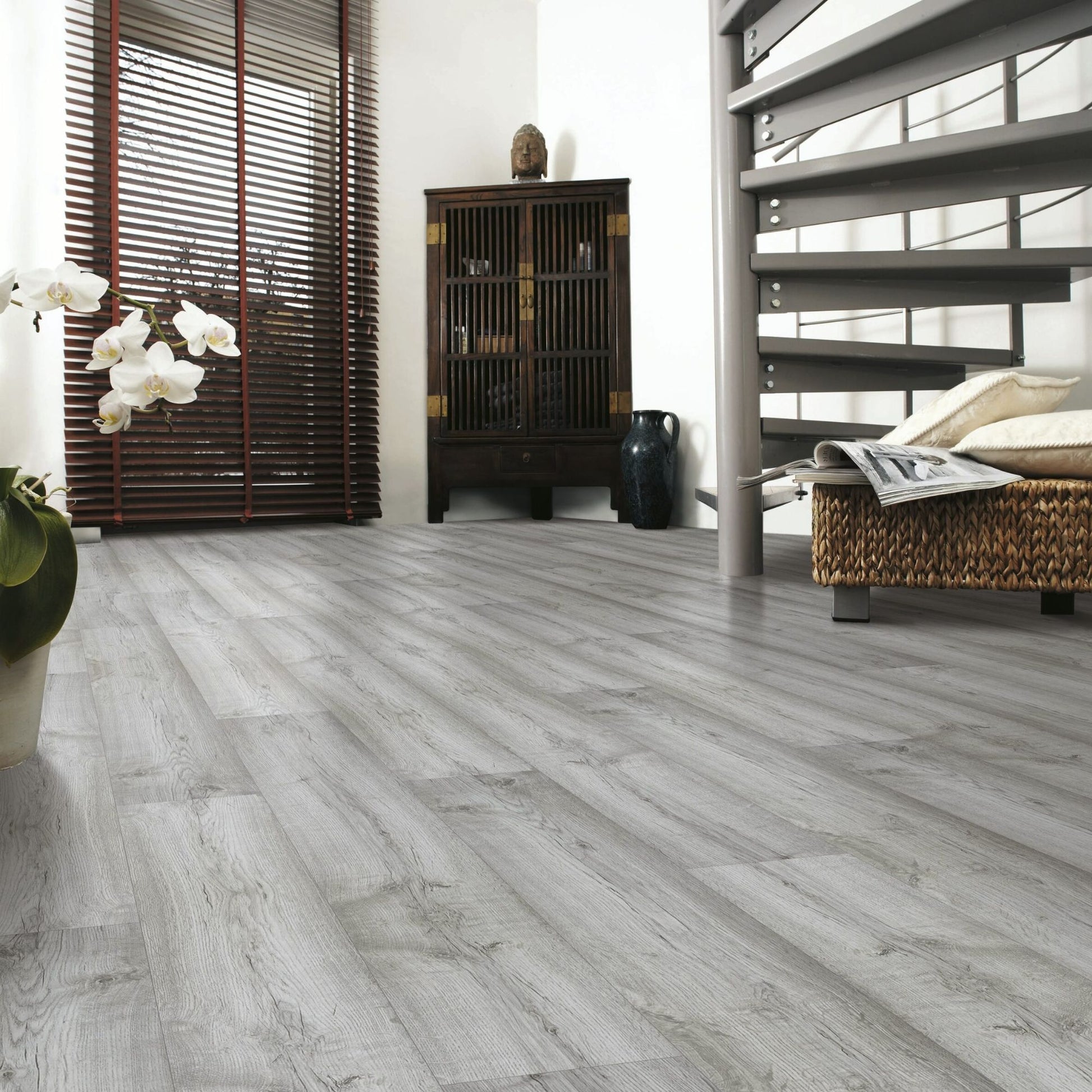 Dartmoor Oak Eurohome 12mm Laminate Lifestyle Image