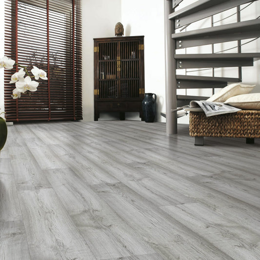 Dartmoor Oak Super Natural 8mm Laminate Lifestyle Image