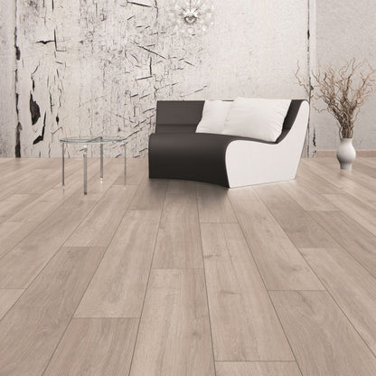 Rockford Oak Eurohome 12mm Laminate Lifestyle Image