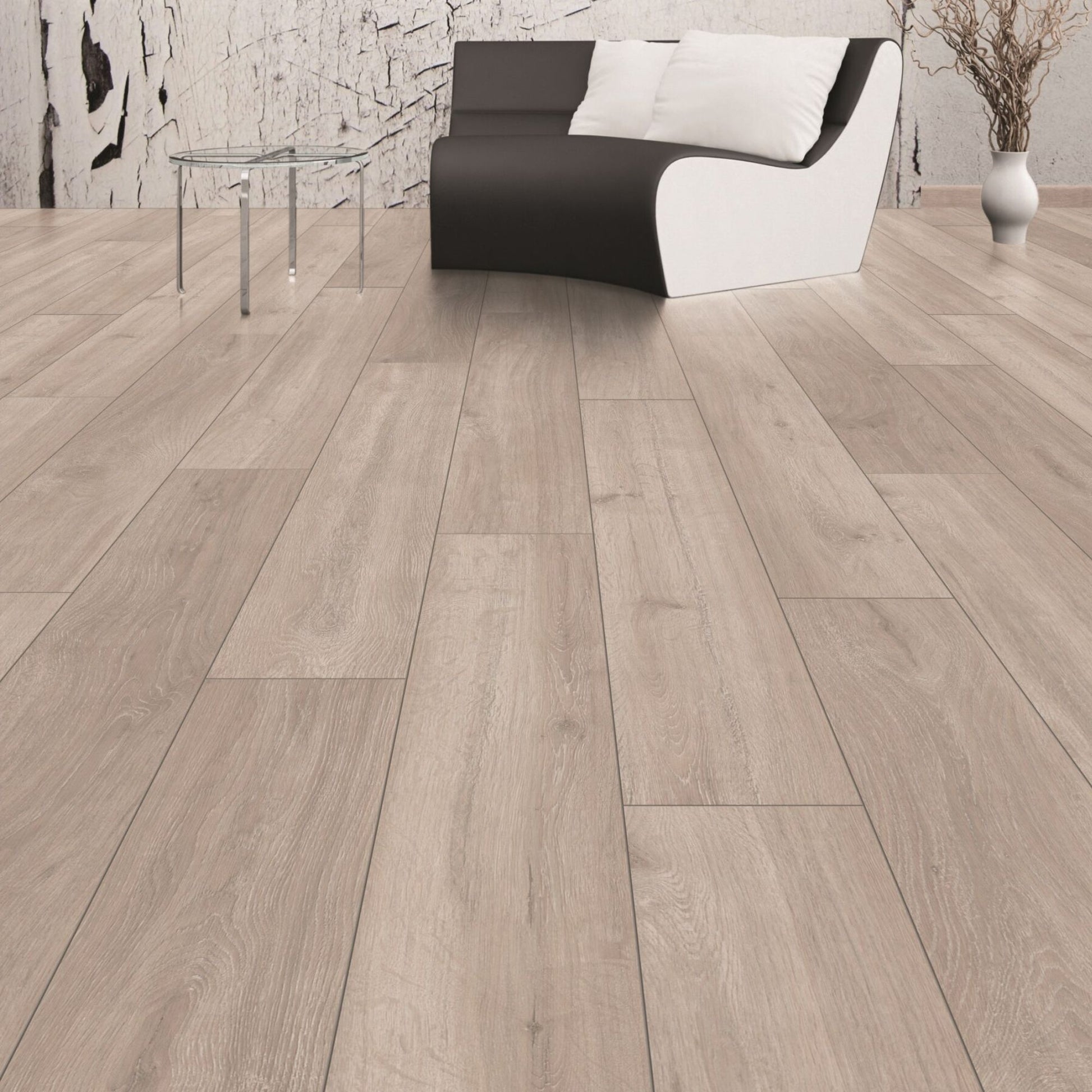 Rockford Oak Super Natural 8mm Laminate Lifestyle Image