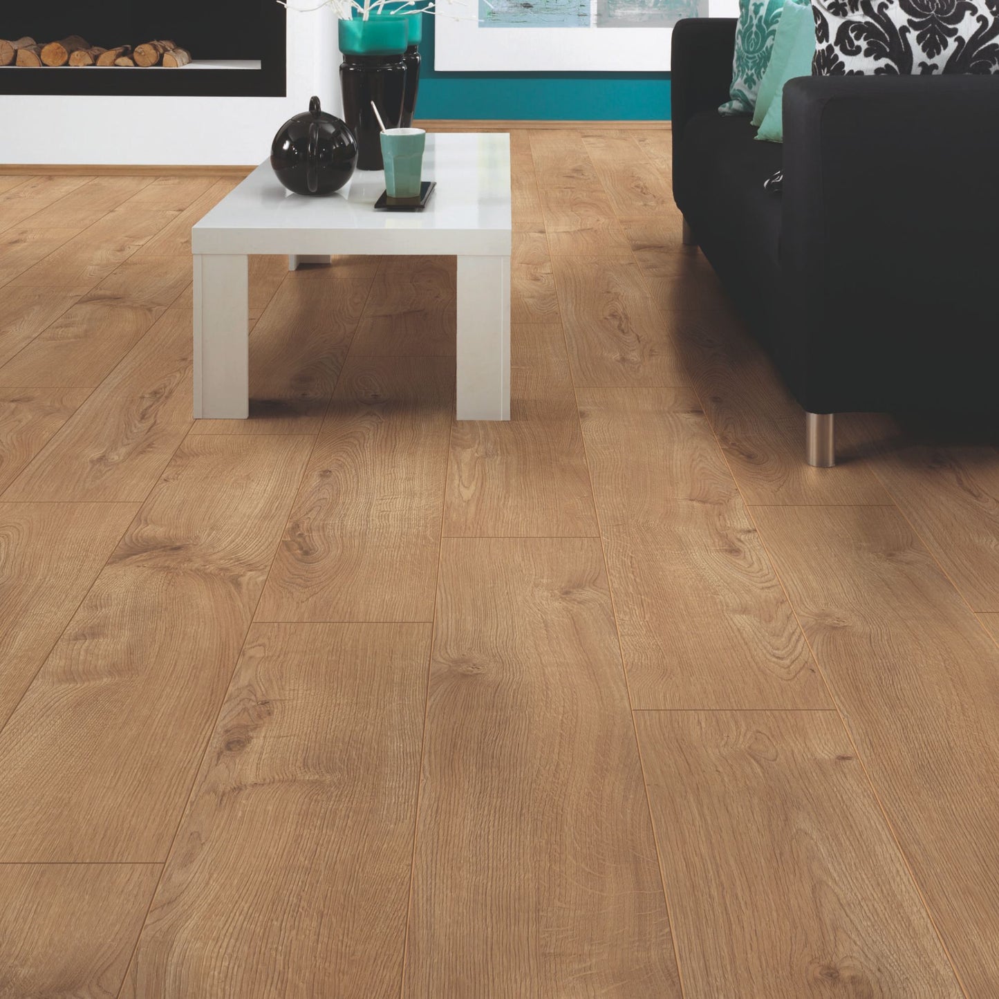 Sherwood Oak Eurohome 12mm Laminate Lifestyle Image