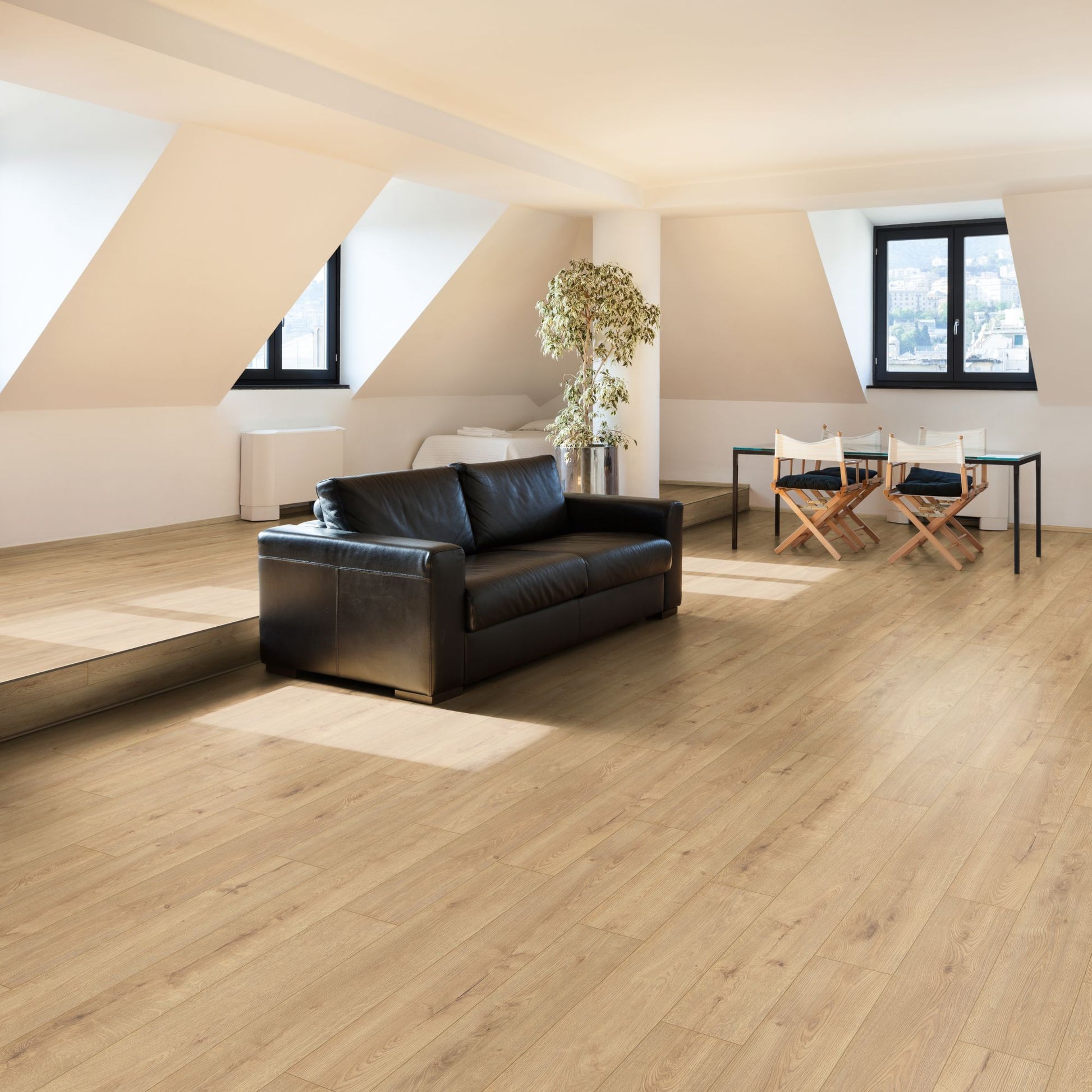 Sundance Oak Long & Wide 12mm Laminate Lifestyle Image