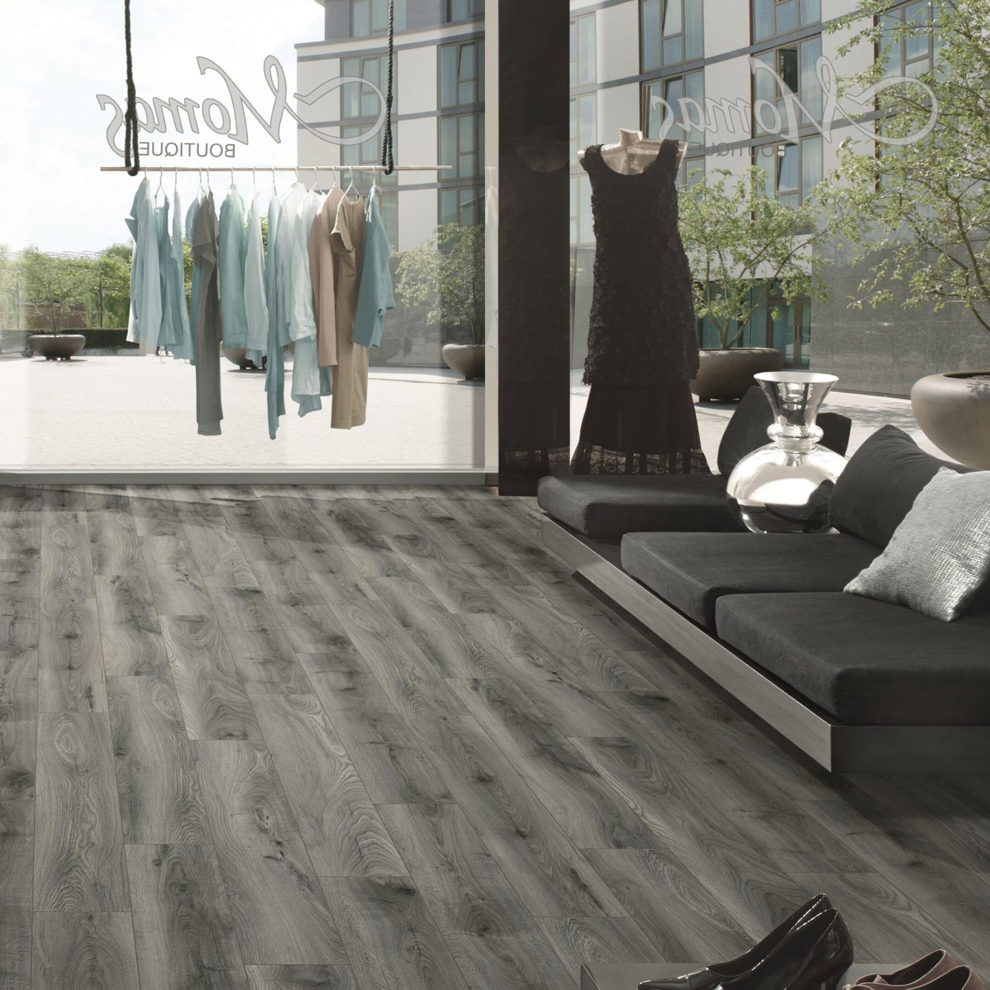 Tomahawk Oak Eurohome 12mm Laminate Lifestyle Image
