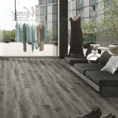 Tomahawk Oak Eurohome 12mm Laminate Lifestyle Image