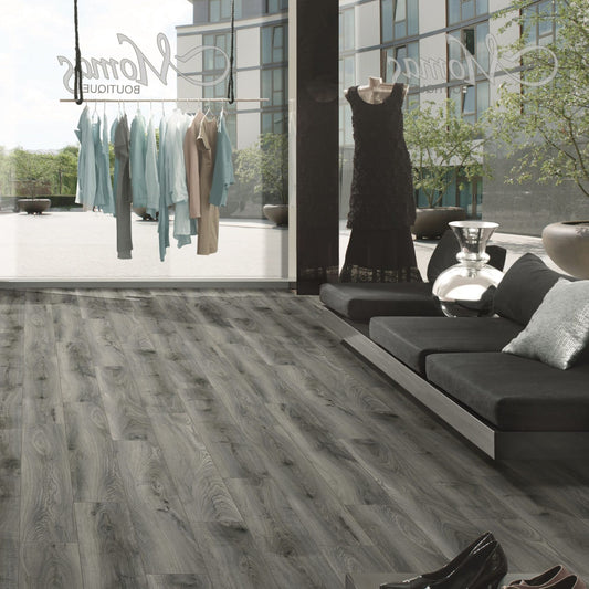 Tomahawk Oak Eurohome 12mm Laminate Lifestyle Image